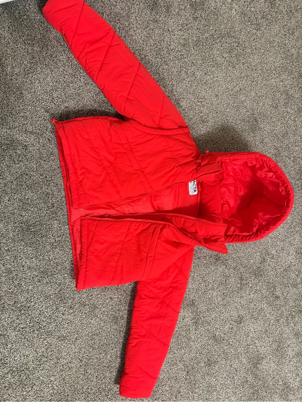 Women’s XXL ACTA puffy coat